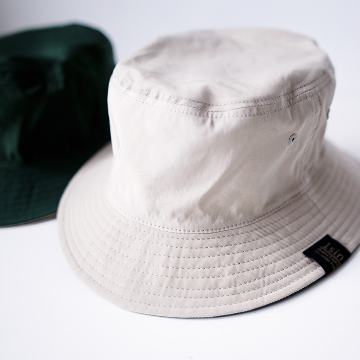1sin イッシン REVERSIBLE BUCKET HAT : BEIGE, GREEN リバーシブル バケットハット : ベージュ, グリーン